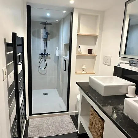 New!chic Oasis Apt, Heart Of Nice, Family Friendly, Walking To The Beach! Nice